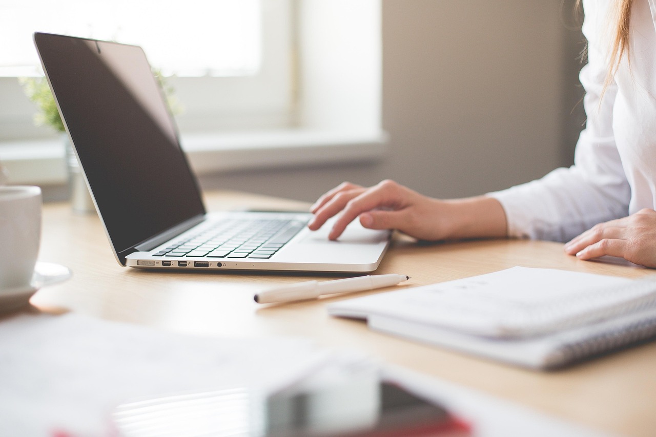 What is Omnichannel Customer Service? Definition, Benefits & Strategy